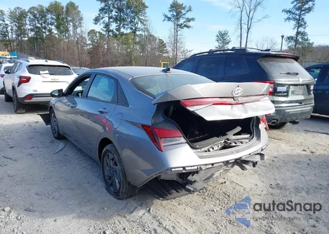 2024 Hyundai Elantra Sel z USA, uszkodzony, nr VIN KMHLM4DG1RU659741